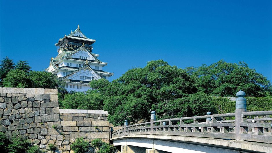 Osaka-Castle-1600-x-900
